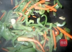 青椒胡萝卜炒肉丝的做法图解9
