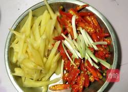 泡椒炒猪心的做法图解2