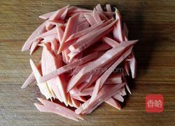 芸豆炒火腿肠的做法图解2