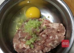 口蘑小白菜汆丸子的做法图解2