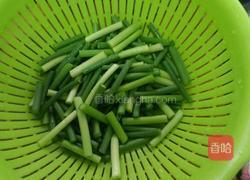 蒜苗炒五花肉的做法图解2
