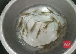 萝卜丝炒河虾的做法图解1
