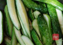 麻辣酱黄瓜的做法图解2