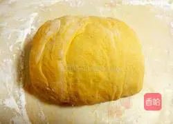 Illustration of how to make pumpkin pattern steamed buns 9