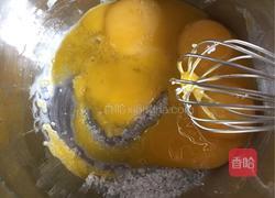 8寸戚风蛋糕的做法图解3