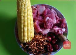 虫草花排骨玉米汤的做法图解1