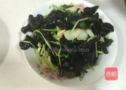 西芹百合炒木耳的做法图解7