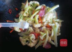 花菜炒香肠的做法图解7