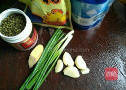 黄瓜皮蛋汤的做法图解2