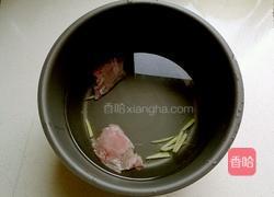 皮蛋瘦肉粥的做法图解4