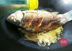 蒜香鲫鱼的做法图解4