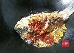 蒜香鲫鱼的做法图解5