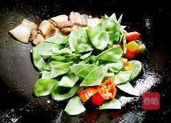 五花肉烧扁豆的做法图解8
