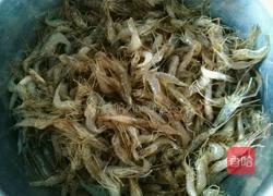 炸河虾的做法图解1