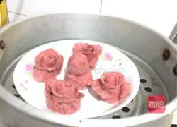 Illustration of how to make small gourd steamed buns 8