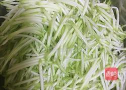 西葫芦煎熬的做法图解1