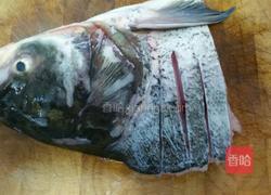鲢鱼鱼头豆腐煲的做法图解2