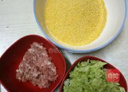 猪肉白菜小米粥的做法图解1