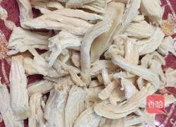 凉拌鸡丝木耳的做法图解1