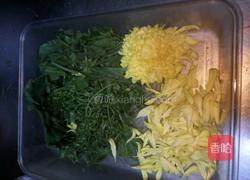丝瓜藤炝菊花的做法图解2