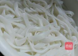 青菜鸡蛋炒河粉的做法图解1