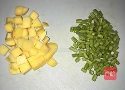 香肠土豆焖饭的做法图解2