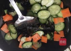 木耳黄瓜炒鸡蛋的做法图解4