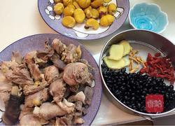 乌鸡炖板栗汤的做法图解3