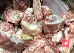 泡菜排骨锅的做法图解1