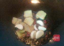 红烧猪蹄煨黄豆的做法图解3