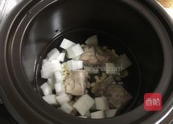 鲫鱼白萝卜扁豆汤的做法图解4