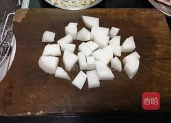 鲫鱼白萝卜扁豆汤的做法图解3