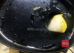 猕猴桃梨子汁的做法图解4