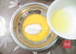 戚风蛋糕的做法图解3