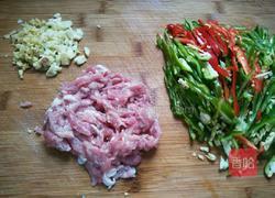 辣椒炒肉的做法图解2