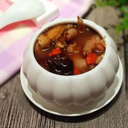 电饭煲当归红枣鸡爪汤的做法[图]