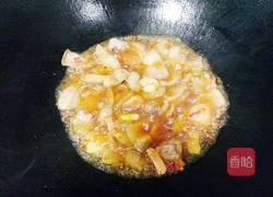 回锅肉炒花菜的做法图解7