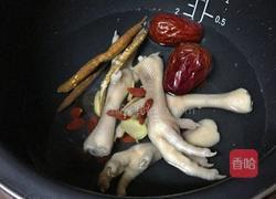 电饭煲当归红枣鸡爪汤的做法图解4