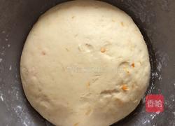 萝卜茎叶馅南瓜皮包子的做法图解1