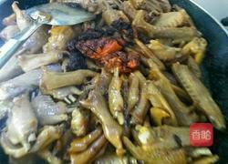 鸭翅 脚掌闷锅的做法图解4