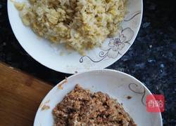 酸菜油滋烙饺子的做法图解2