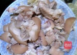 电饭煲猪脚焖花生的做法图解2
