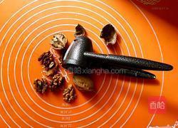 琥珀核桃的做法图解2