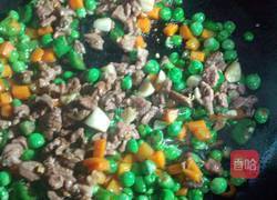 豌豆胡萝卜炒牦牛肉的做法图解11