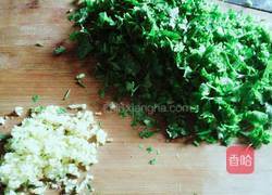 香菜杂粮面片的做法图解1
