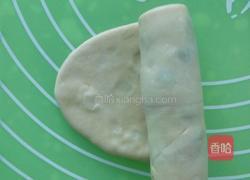 猪肉香葱烧饼的做法图解4