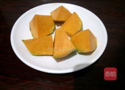 南瓜辣味芝麻卷的做法图解1