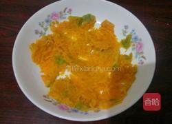 南瓜辣味芝麻卷的做法图解2