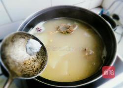 牛骨萝卜汤的做法图解8