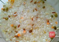 五谷米粥的做法图解2